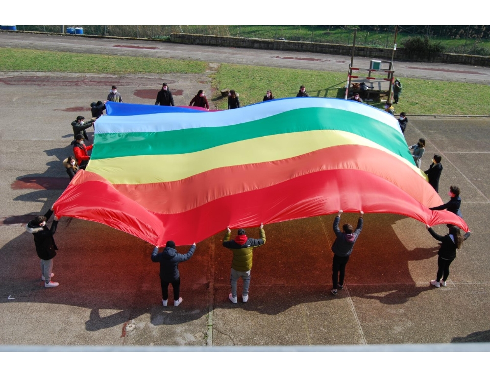 ‘Non per noi ma per tutte e tutti’, in piazza per lavoro e pace