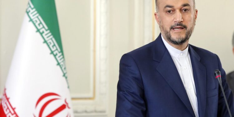 Telefonata tra min. Esteri di Teheran e omologo dell'Oman