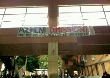 "Rettrice si dimetta