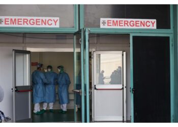 In prognosi riservata ma non è più in terapia intensiva