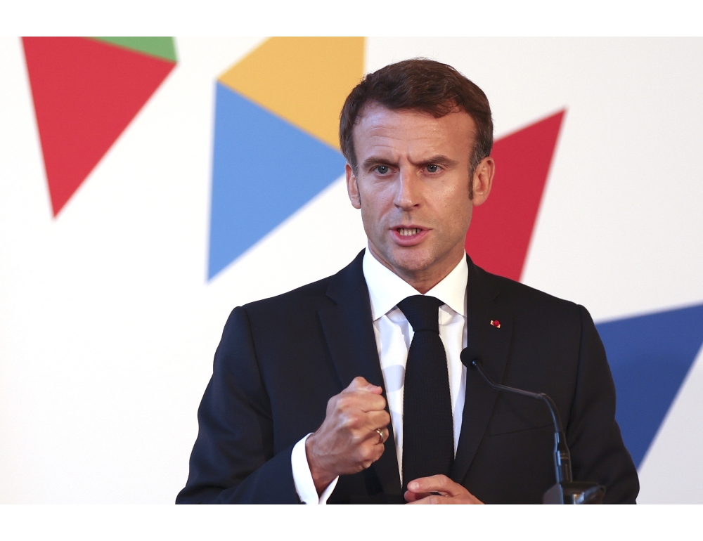 Zelensky parla con Macron, serve una dura risposta europea