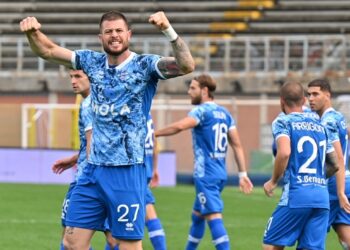 Cerri esulta contro il Benevento (foto Roberto Colombo)