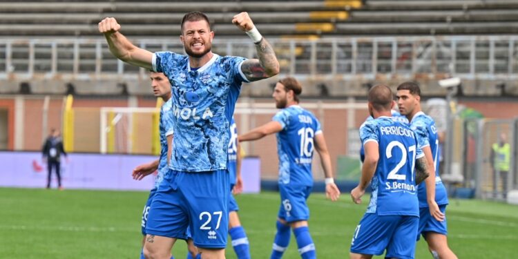 Cerri esulta contro il Benevento (foto Roberto Colombo)