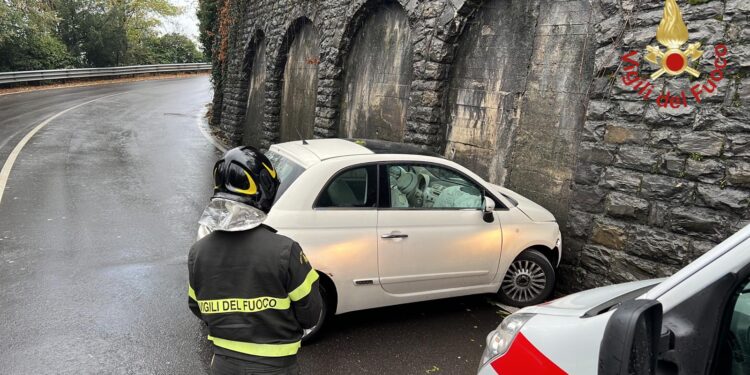Incidente via per San Fermo