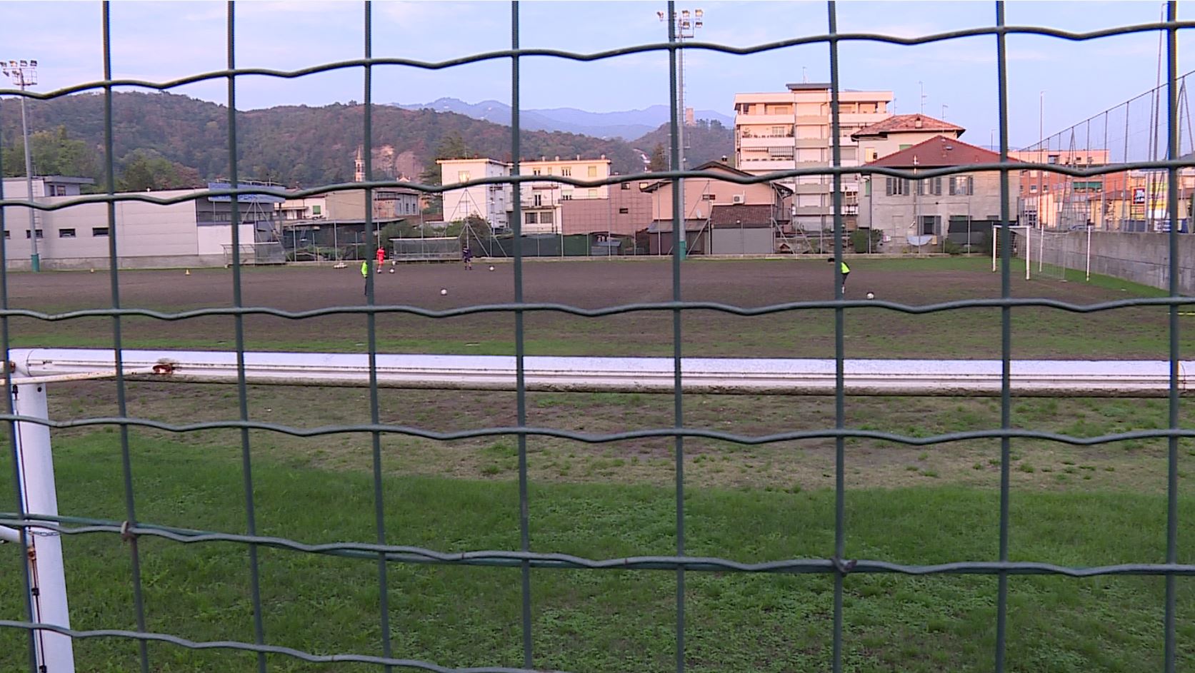 Como, riqualificazioni per il campo sportivo di via Paoli e per il parco Negretti