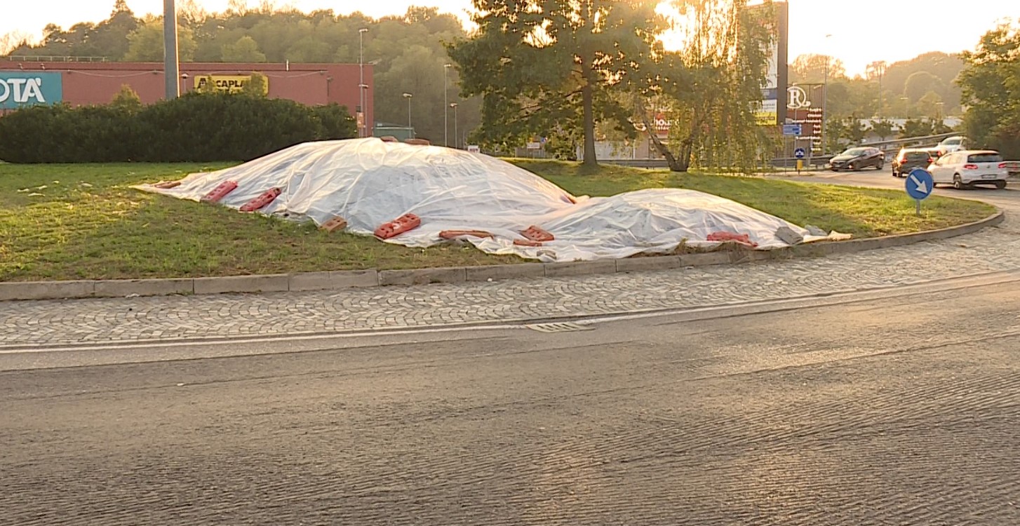 Via Valtellina a Montano: “Presto l’asfaltatura”