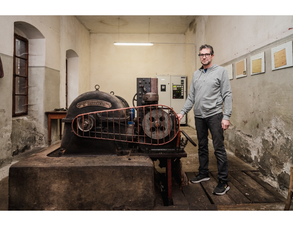 Albergo energeticamente autonomo con una centralina del 1909