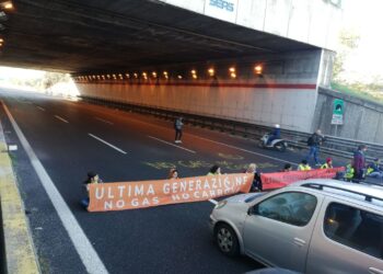 Protesta all'uscita 1