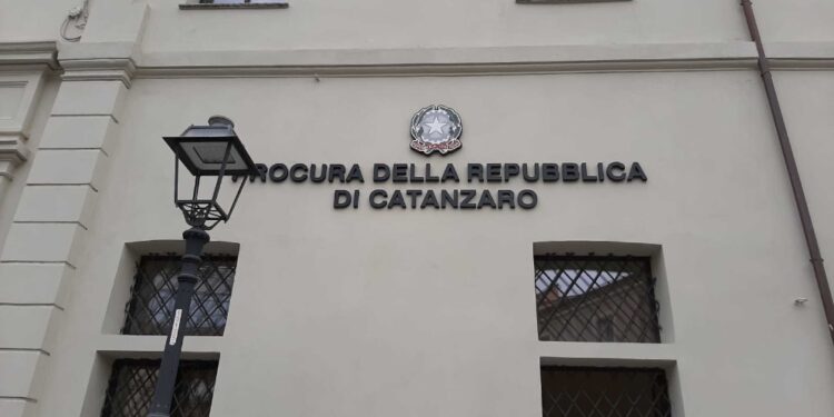 Provvedimento Gip Catanzaro riguarderebbe migliaia agenzie