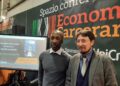 Presenta suo libro. "Ci sono io con pregi e difetti" spiega