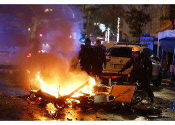 Decine di tifosi marocchini hanno assaltato le vie del centro