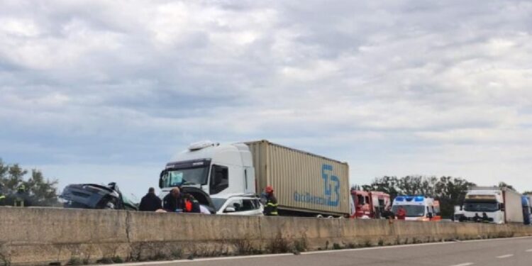 Carreggiata nord temporaneamente chiusa al traffico