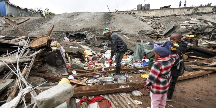 Terzo edificio ceduto in pochi giorni nella periferia di Nairobi