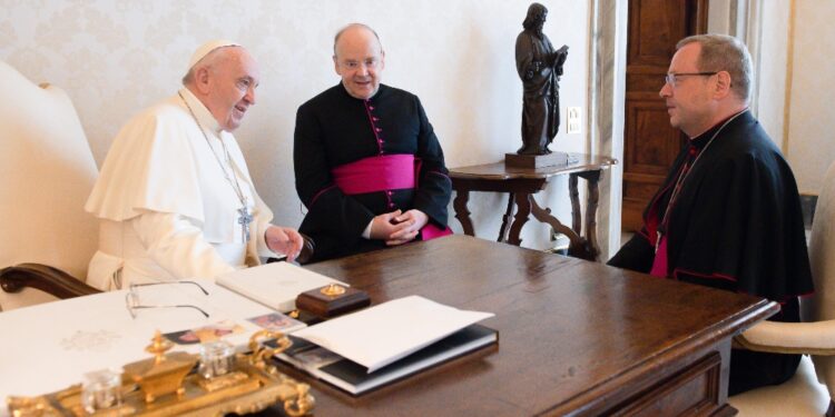 Chiesa deve cambiare ma 'non abbiamo mai pensato allo scisma'