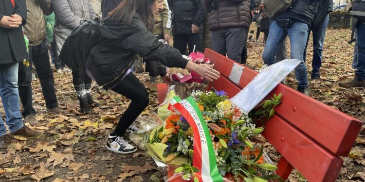 Nel quartiere dove viveva la vittima di femminicidio a Bologna