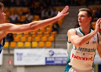 Una fase del match contro Agrigento, vinto da Cantù per 89-84