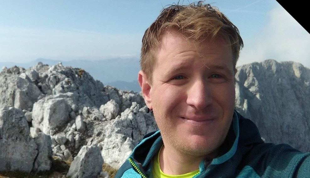 Morto a 33 anni sui monti comaschi. Il dolore degli amici di Alessandro Regazzoni