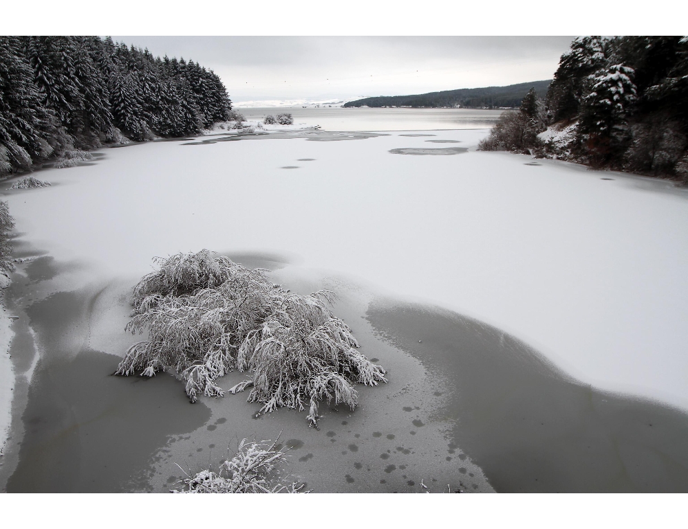 Gb: morti tre bambini caduti in un lago ghiacciato