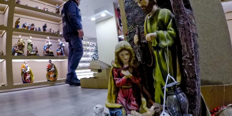 Fuori norma anche 1.600 statuine da presepe