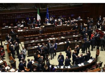 Scade il 30/12; l'opposizione annuncia un duro ostruzionismo