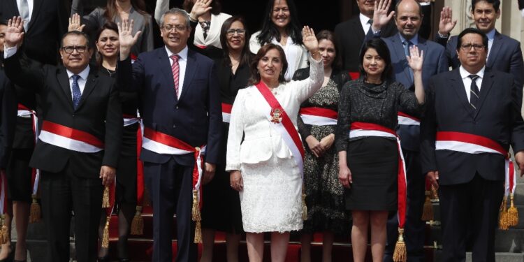 Presidente Dina Boluarte designa premier Pedro Angulo