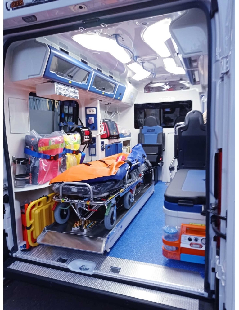 Scontro auto-bus nel Barese: identificate le tre vittime