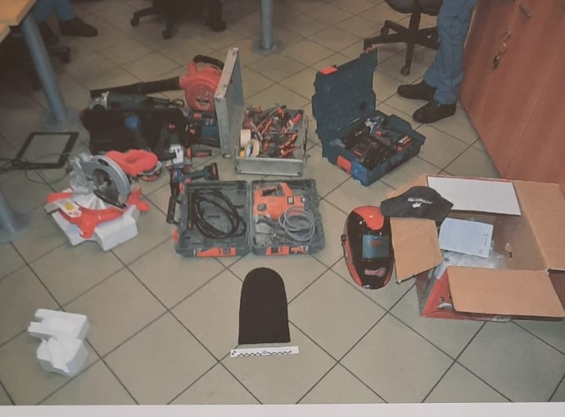 Fino Mornasco, denunciati dalla polizia tre sospetti ladri in trasferta da Milano