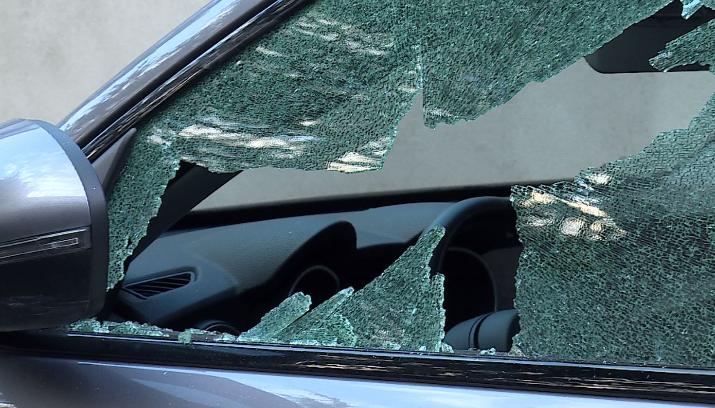 Decine di auto danneggiate a Como, arrestato 25enne di Legnano