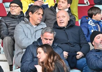 Simone Inzaghi e Beppe Marotta in tribuna allo stadio Sinigaglia (foto Roberto Colombo)