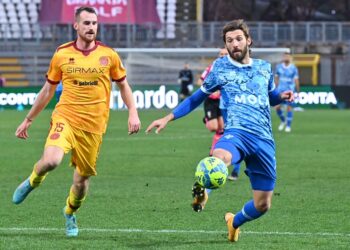 Una fase di Como-Cittadella, ultima gara del girone d'andata degli azzurri (foto Roberto Colombo)