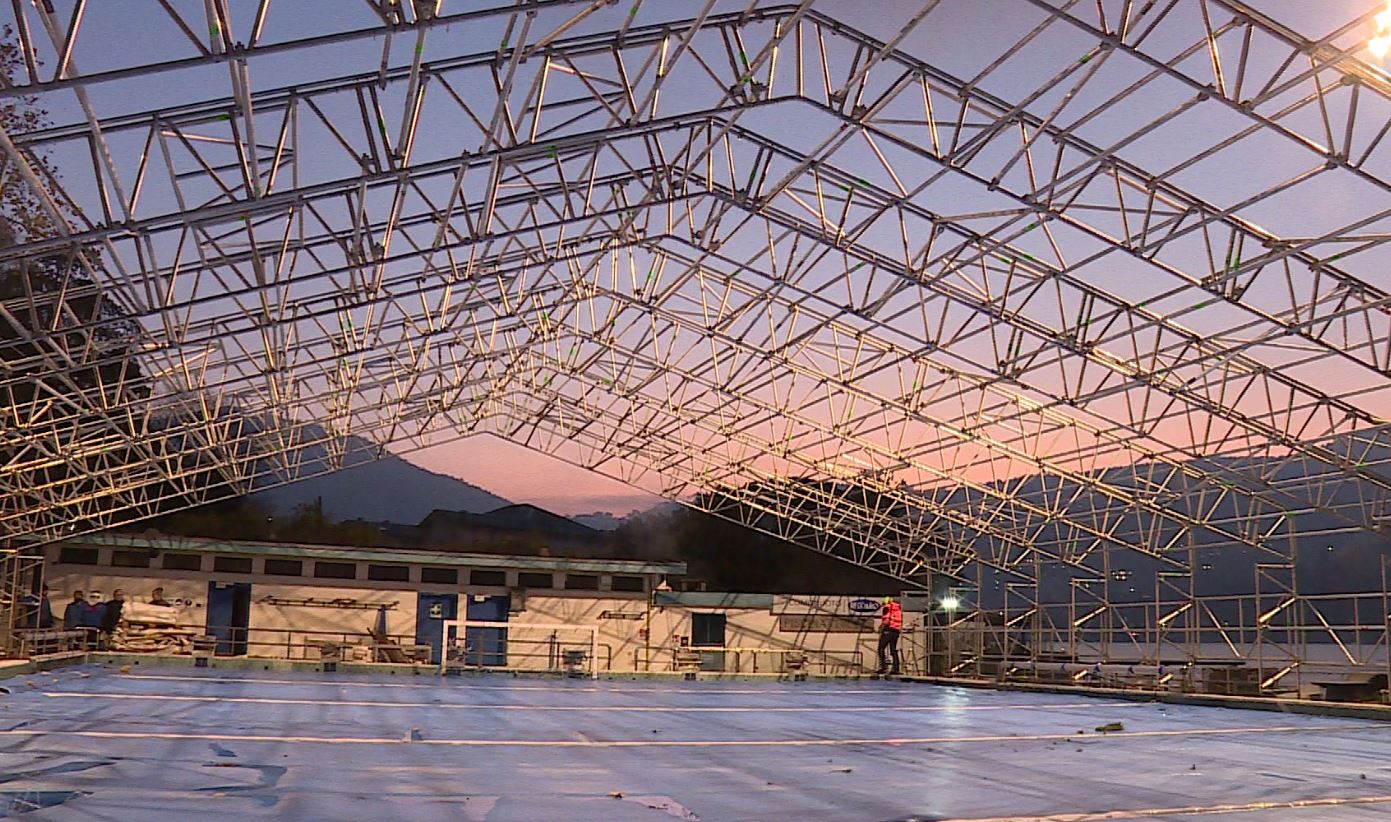 Allenamenti all’aperto per la mancanza di piscine, copertura per la vasca di viale Geno