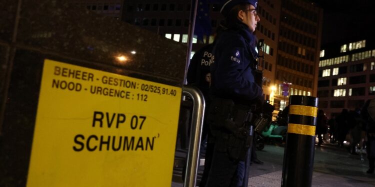 Aggressore fermato dalla polizia all'interno stazione Schuman