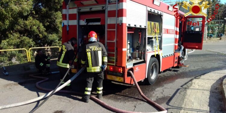 E' successo poco dopo mezzogiorno in appartamento a Macomer