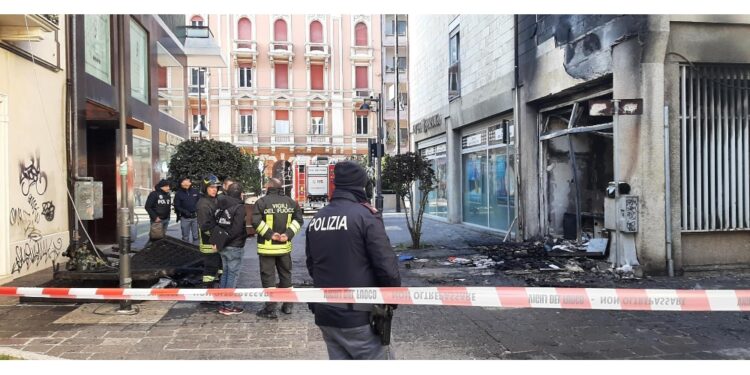 Domato dai vigili del Fuoco