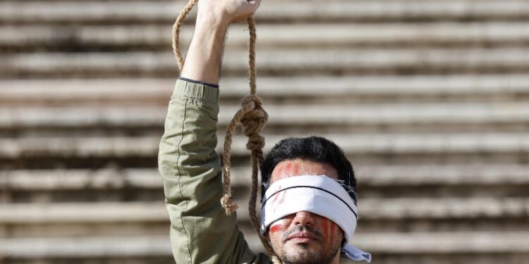 Mehdi Mohammadifard arrestato durante le proteste a Nowshahr
