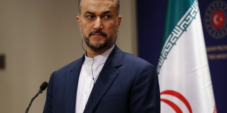 Ministro Esteri a 4 deputati iraniani colpiti da sanzioni