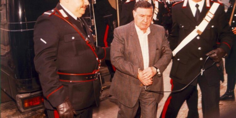L'arresto dei carabinieri e la mancata perquisizione del covo