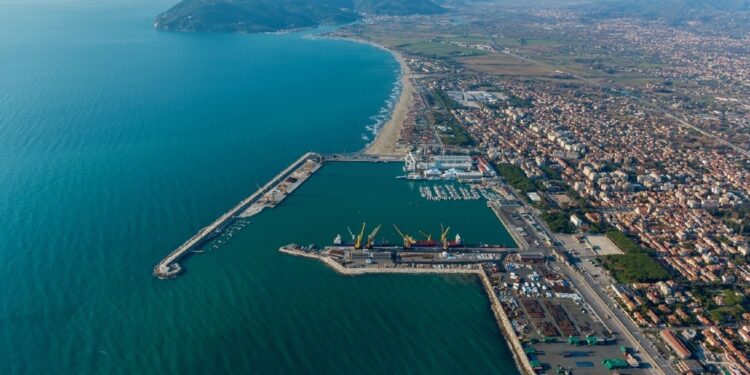 Sbarco previsto domenica pomeriggio