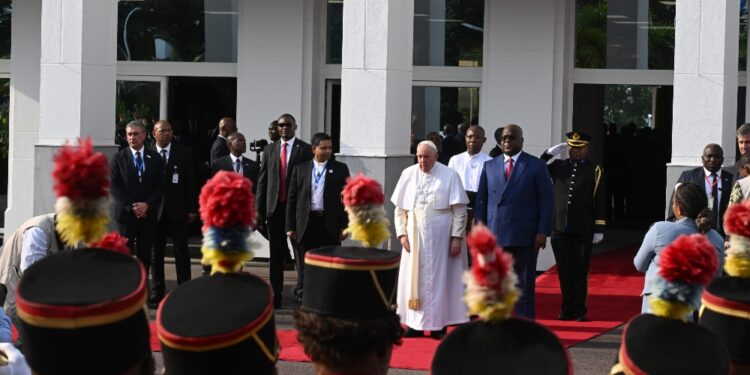 Appello a Kinshasa al suo arrivo per il viaggio in Congo