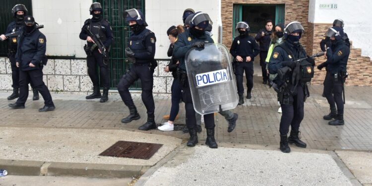 Un prete è rimasto ferito. Arrestato presunto aggressore