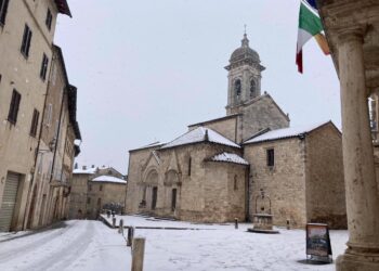 Nel Senese grande nevicata ostacola i collegamenti