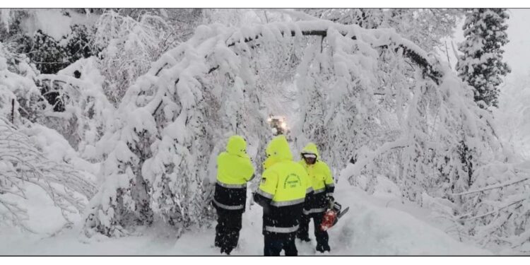 In sentiero isolato a 5 km dal paese più vicino