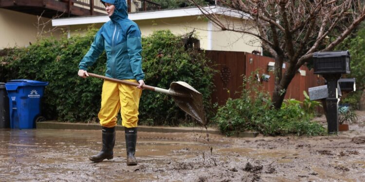 Migliaia di persone sono rimaste prive dell'elettricità