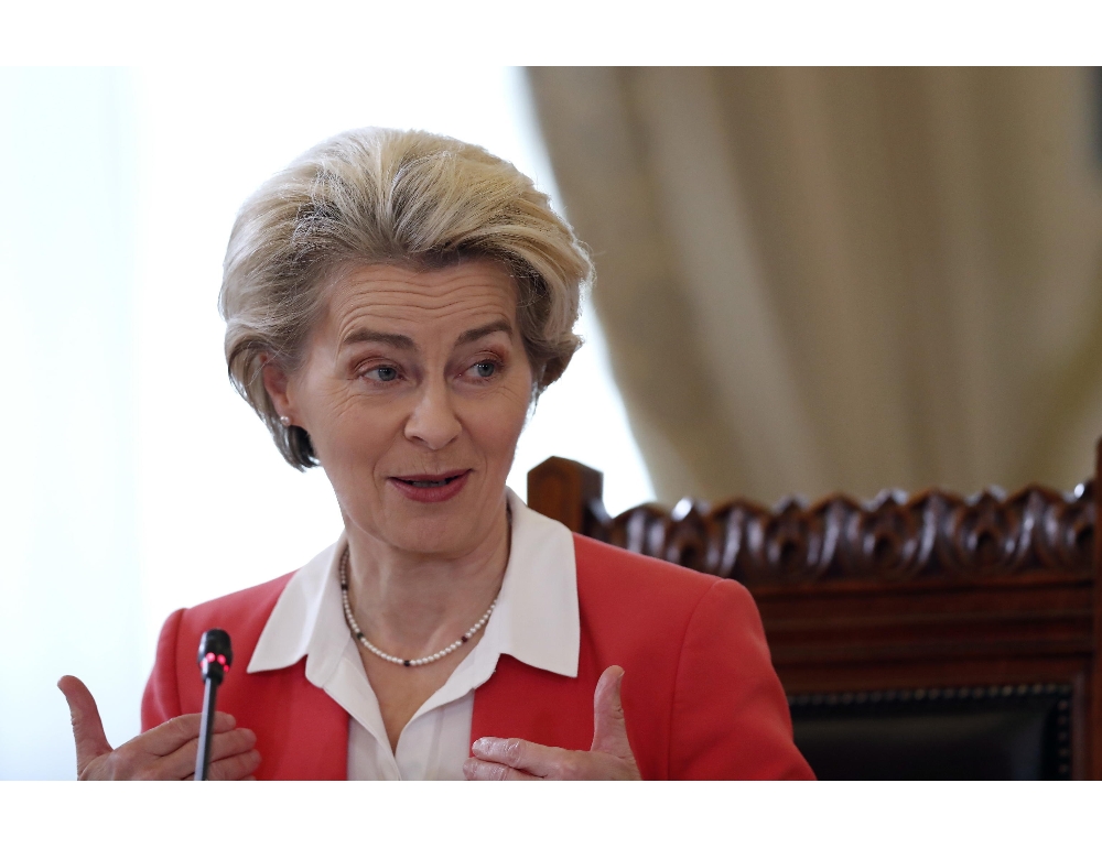 Presidente commissione Ue a confine sloveno per euro e Schengen