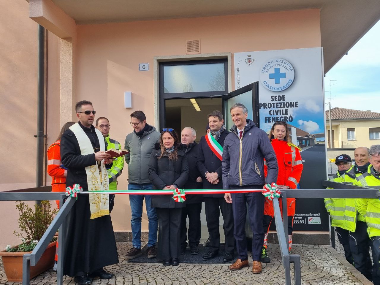 Fenegrò, l’inaugurazione della nuova sede della Protezione civile della Croce Azzurra