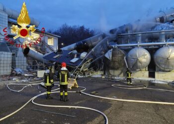 Solbiate con Cagno, esplosione e incendio in un’azienda