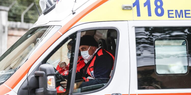 Aveva problemi respiratori. Disposta autopsia