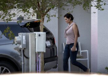 Per l'ex 'first lady' il marito 'ha bisogno di riposare di più'