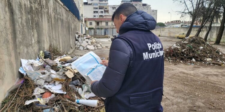 Vicino a campo nomadi di Scampia