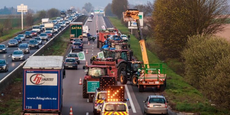 Nuova protesta degli agricoltori contro le decisioni del governo